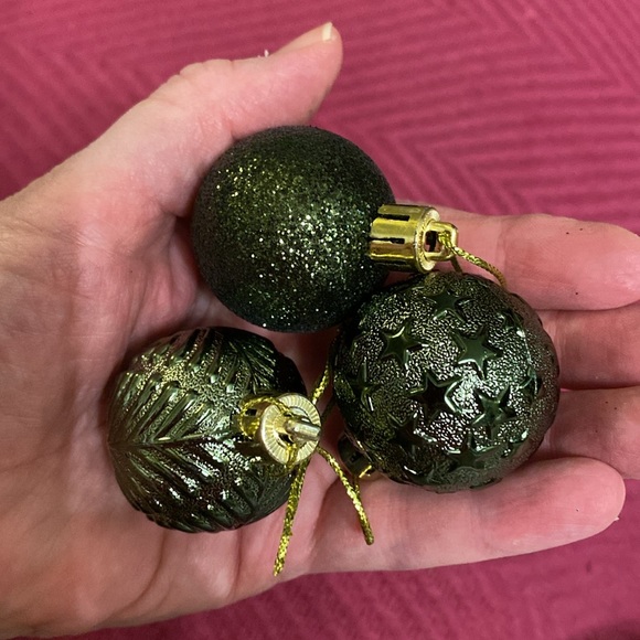 Olive green Christmas ornaments - about 30 - Picture 4 of 7